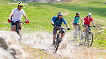 alpe dhuez1©lionel royet alpe dhuez tourisme alpe dhuez1©lionel royet alpe dhuez tourisme